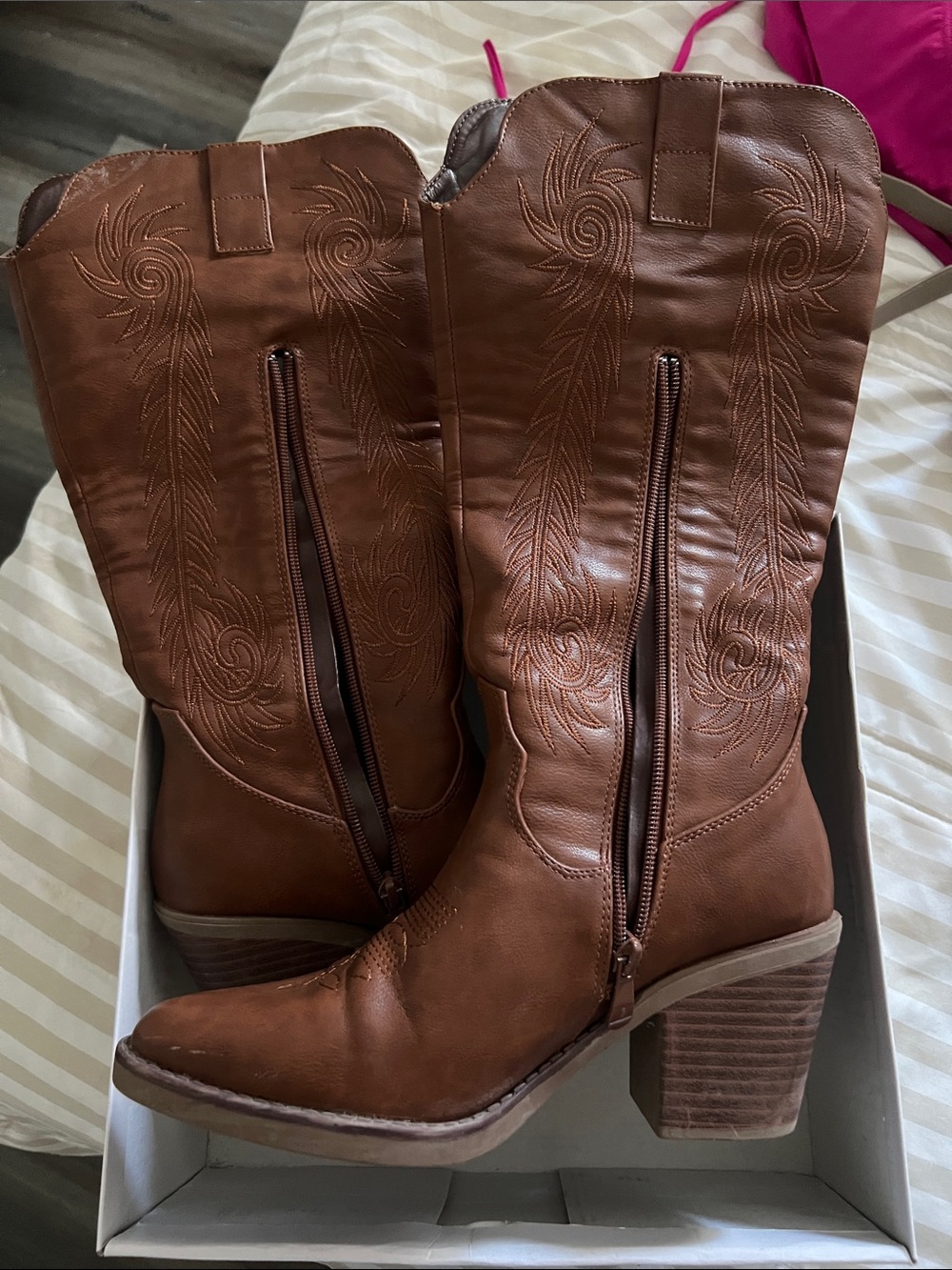 Brown Western Embroidered Leather Cowboy Boots - Picture 2 of 3